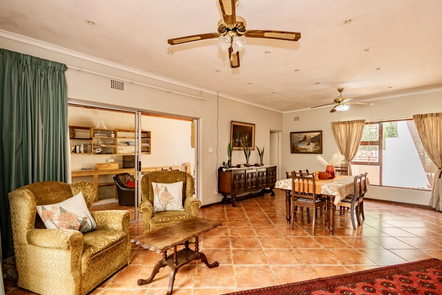 6 Bedroom Property for Sale in Schoongezicht Western Cape